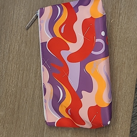 NEW Clinique SET Moisturizer Scrub and Eye Cream with Bag NWT - Picture 4 of 4